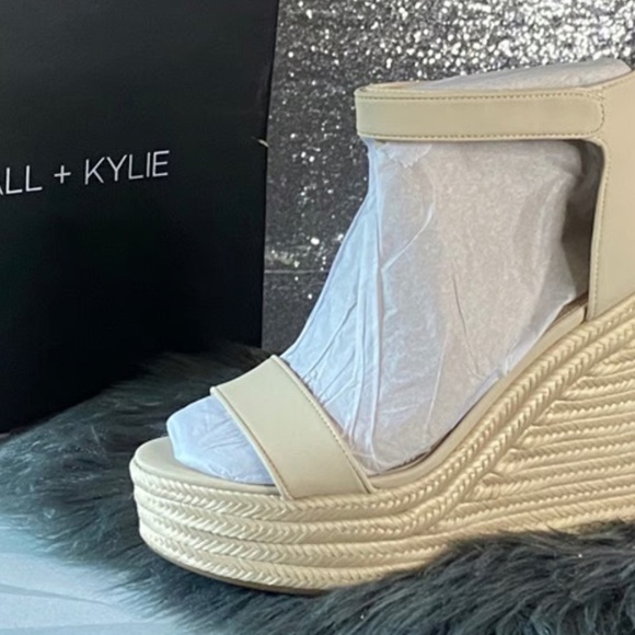 Kendall & Kylie Platforms - Picture 3 of 12